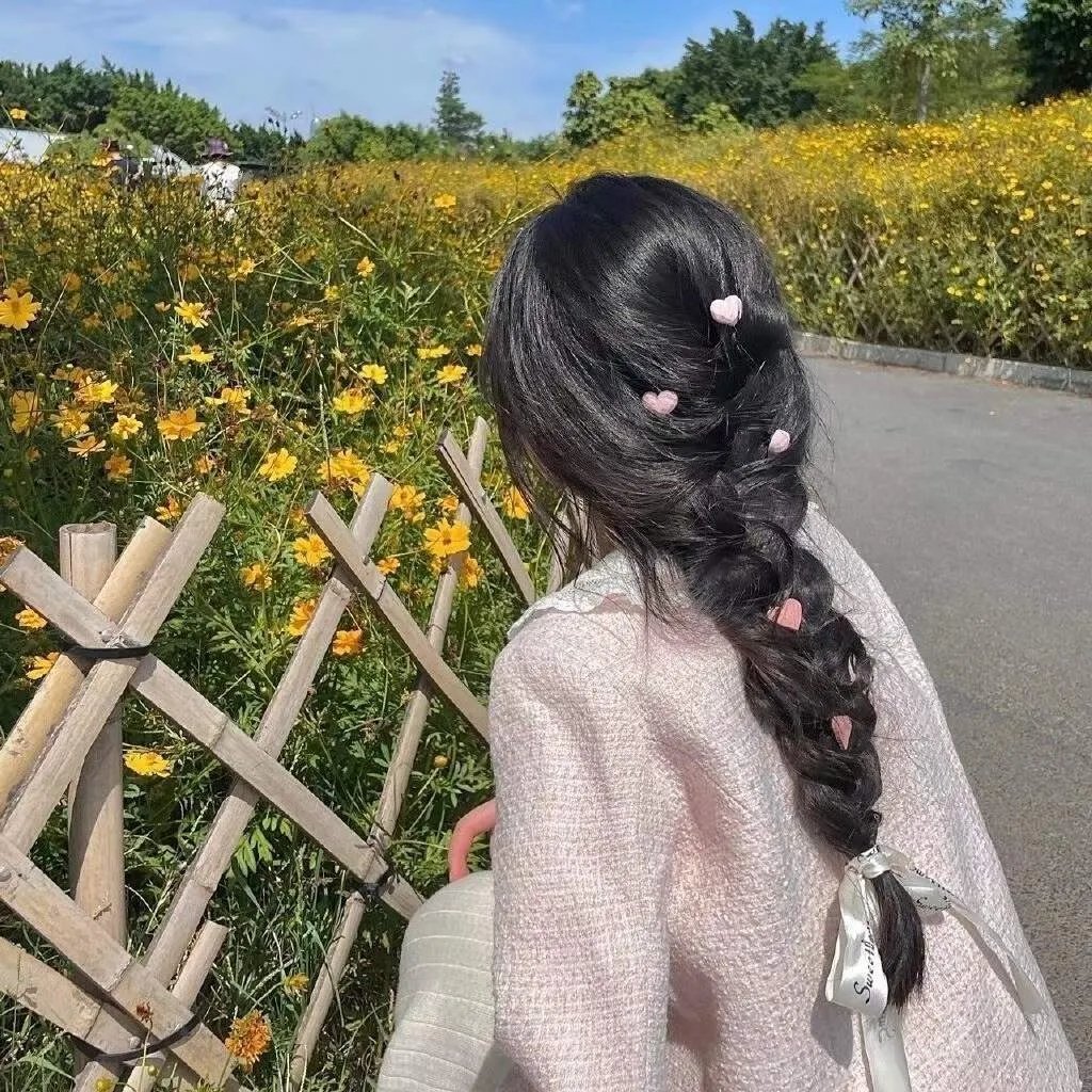 莹火安能替月光